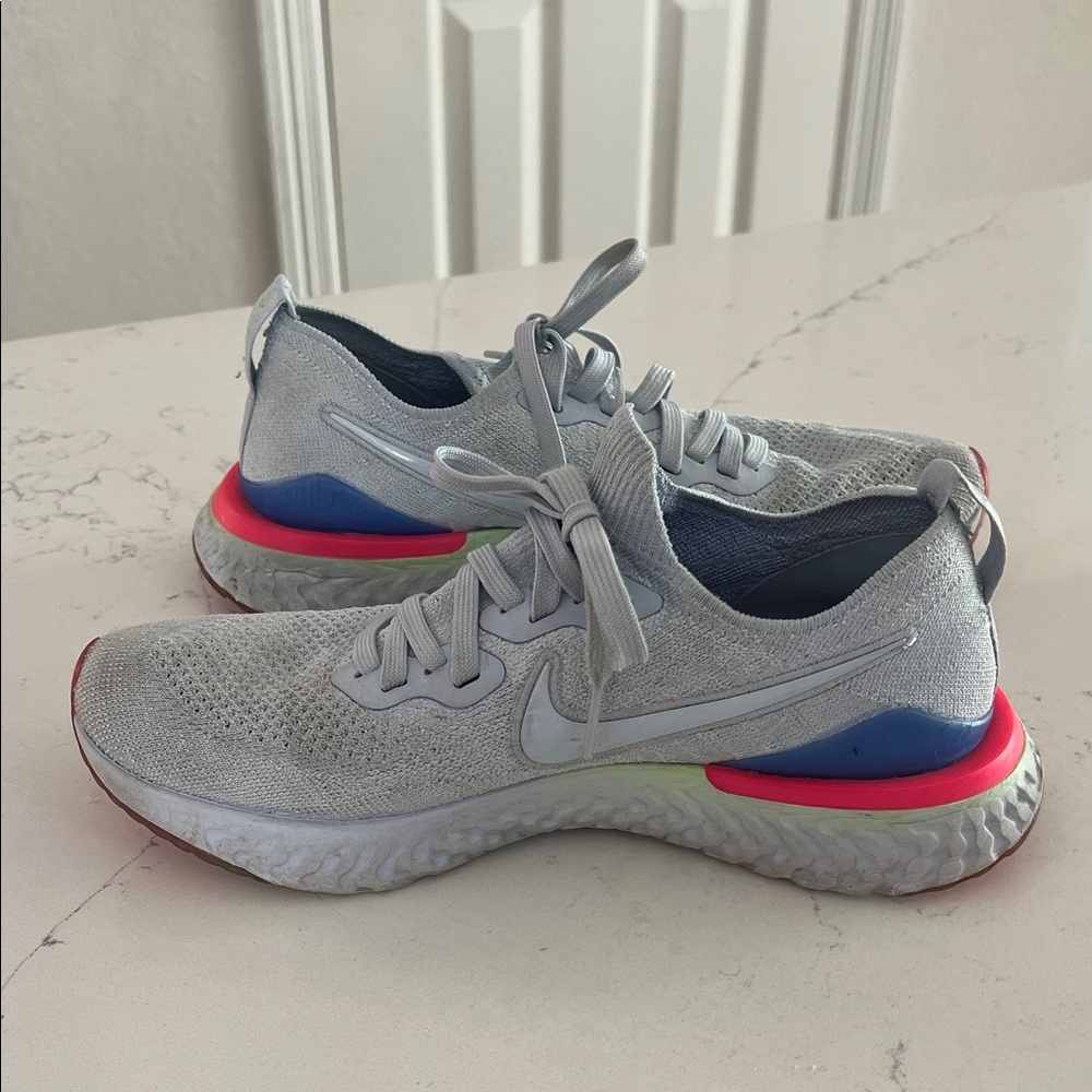 Nike - Picture 3 of 9